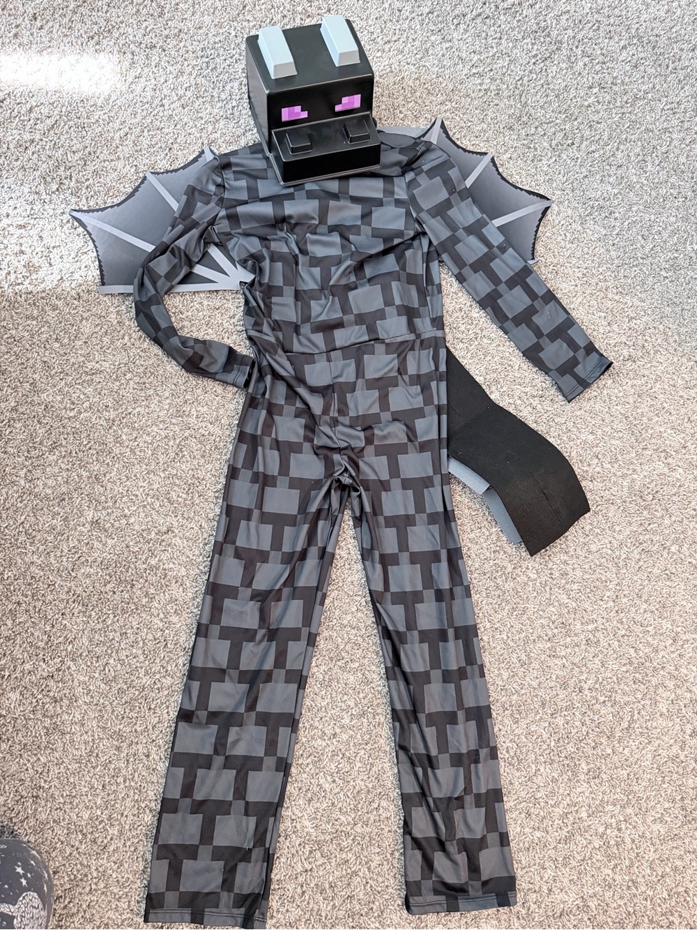 Enderman VR/AR Head Accessory - Black with Purple Eyes